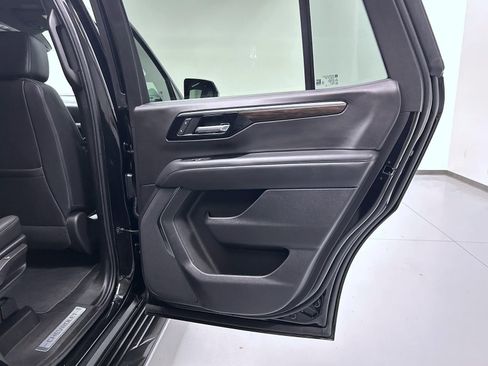 Used 2025 Chevrolet Tahoe LT image 17