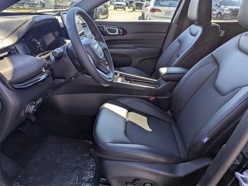 New 2026 Jeep Compass Latitude image 12