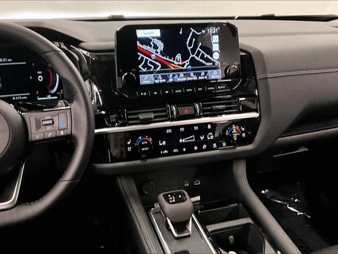 New 2025 Nissan Pathfinder Platinum w/ Lighting Package (N93) AWD/4WD image 8