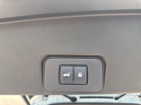 Certified 2025 Nissan Rogue SV FWD image 15
