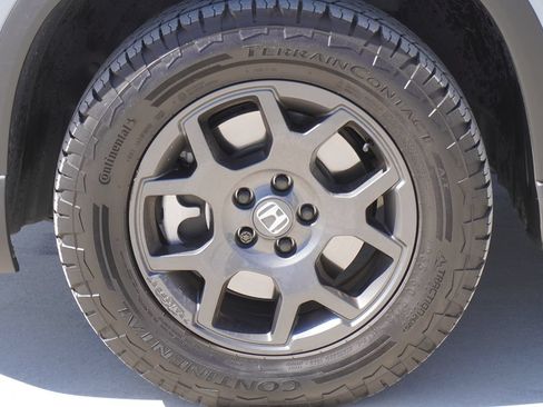 Used 2024 Honda Pilot TrailSport image 4