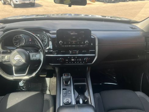 Used 2022 Nissan Pathfinder SV w/ SV Premium Package AWD/4WD image 11