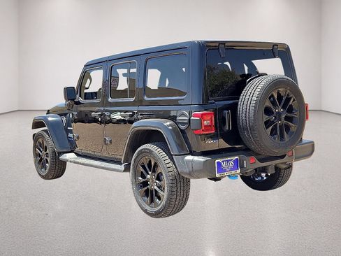 Used 2023 Jeep Wrangler Unlimited Sahara AWD/4WD image 3
