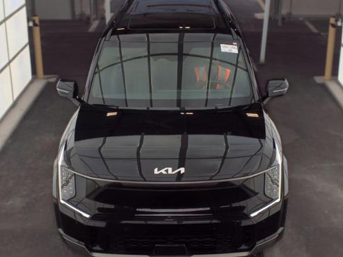 Used 2024 Kia EV9 GT-Line AWD/4WD image 3