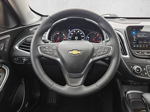 Used 2024 Chevrolet Malibu LT image 11