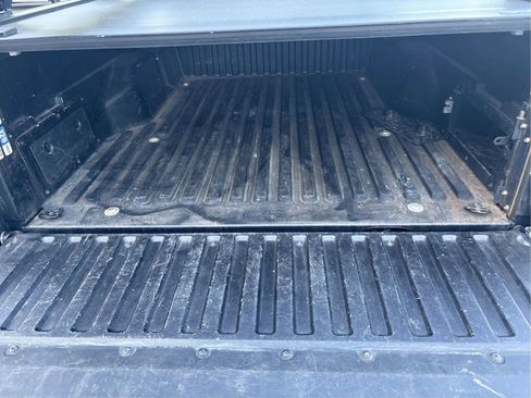 Used 2017 Toyota Tacoma SR5 w/ Tow Package AWD/4WD image 17