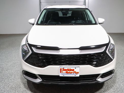 Used 2023 Kia Sportage EX image 4