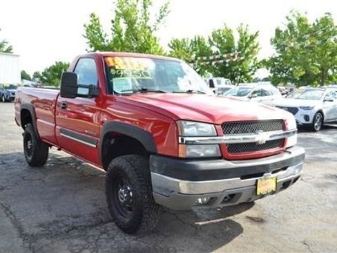 Used 2004 Chevrolet Silverado 2500 LS w/ Skid Plate Package AWD/4WD image 4