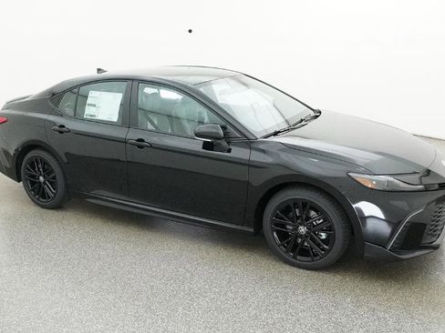New 2026 Toyota Camry SE FWD image 15