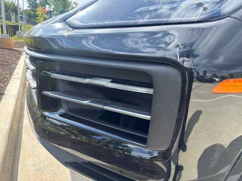 Used 2025 Porsche Cayenne S AWD/4WD image 28