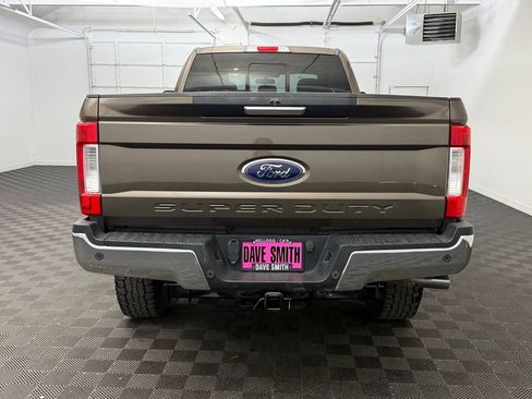 Used 2017 Ford F250 XLT w/ XLT Premium Package AWD/4WD image 10