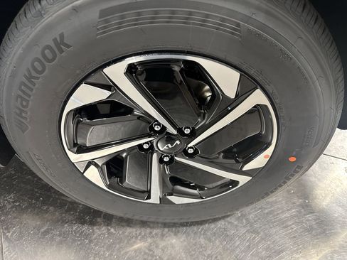 Certified 2025 Kia Sportage LX image 12