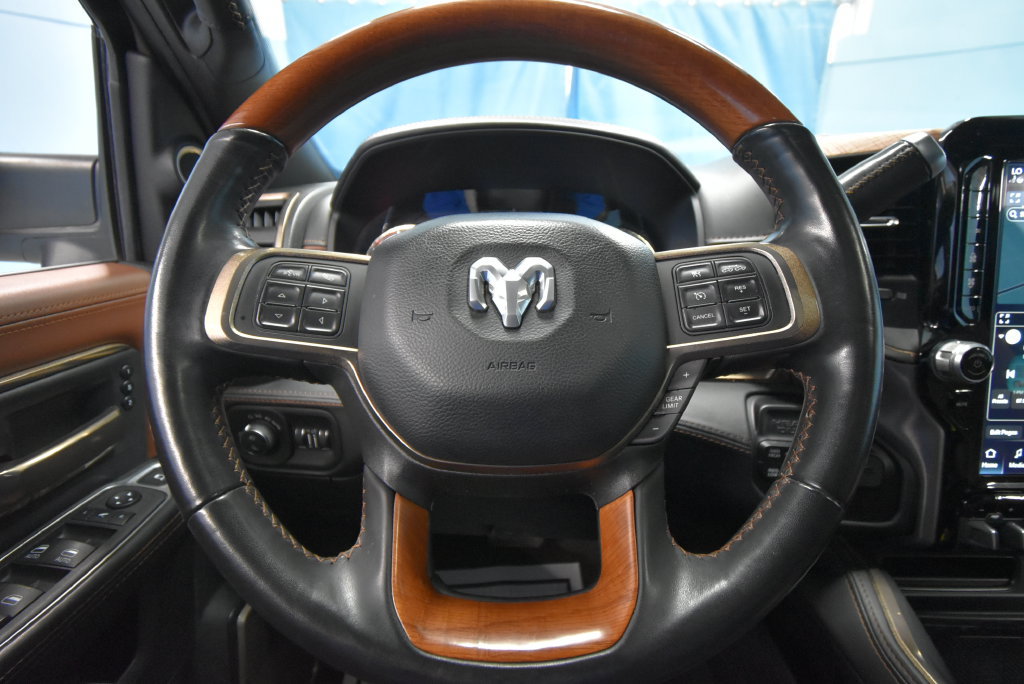 Used 2022 RAM 3500 Limited AWD/4WD image 11