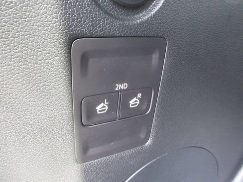 Used 2023 Hyundai Palisade SEL FWD image 23