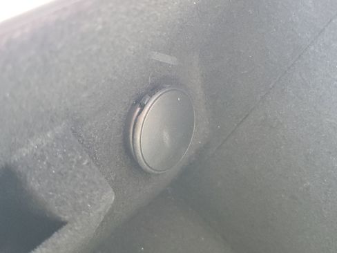 Used 2018 Lincoln Continental Reserve image 9