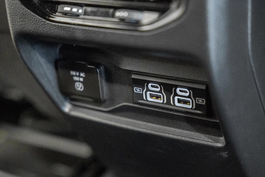 Certified 2024 Jeep Grand Cherokee Laredo w/ Luxury Tech Group I AWD/4WD image 30