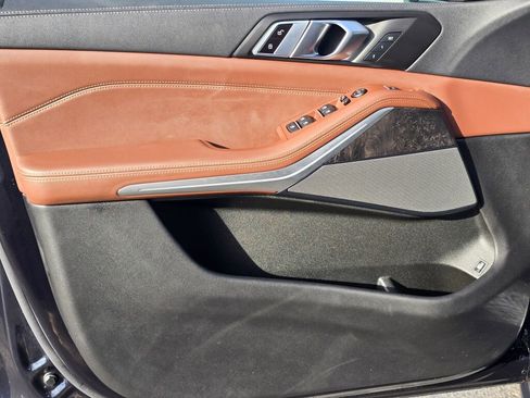 Used 2022 BMW X5 xDrive45e w/ M Sport Package image 25