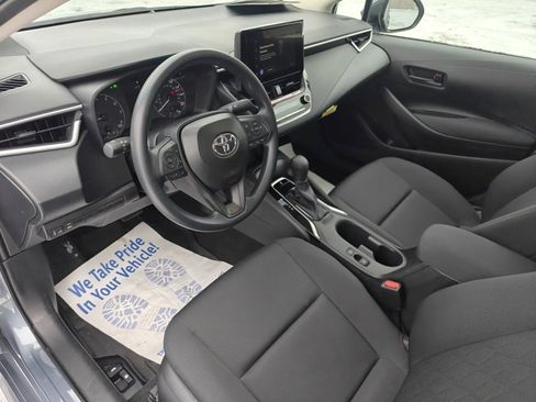 Used 2025 Toyota Corolla LE image 12