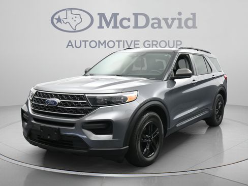 Used 2021 Ford Explorer XLT RWD image 4