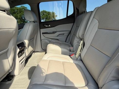Used 2019 GMC Acadia SLT FWD image 12