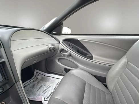 Used 2002 Ford Mustang GT RWD image 17