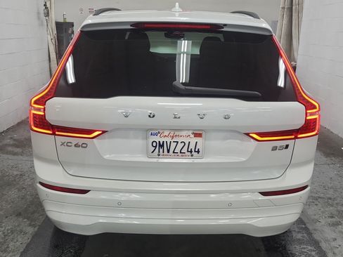 Used 2023 Volvo XC60 B5 Core AWD/4WD image 7