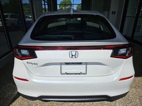 Used 2024 Honda Civic EX-L image 3