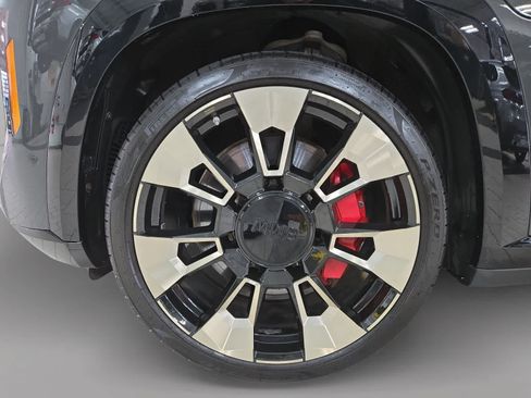 Used 2023 BMW XM AWD/4WD image 9