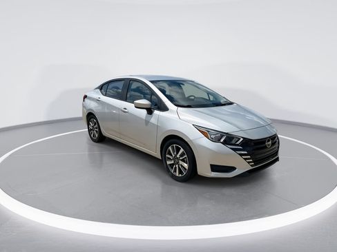 Used 2023 Nissan Versa SV FWD image 2