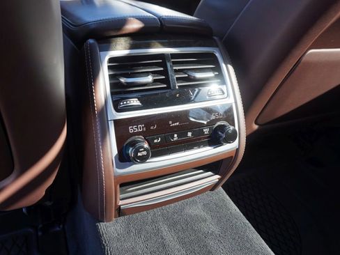 Used 2017 BMW 740i image 22