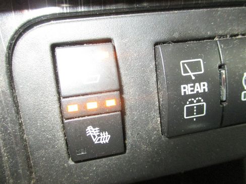 Used 2015 Chevrolet Traverse LT w/ Style and Technology Package FWD image 31