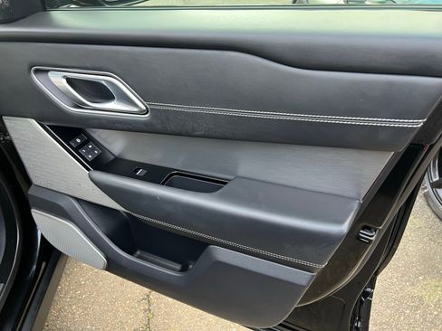 Used 2018 Land Rover Range Rover Velar R-Dynamic HSE AWD/4WD image 33