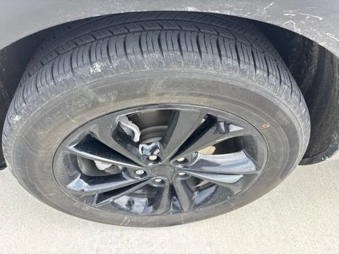 Used 2023 Buick Encore GX Preferred w/ Cold Weather Comfort Package FWD image 9