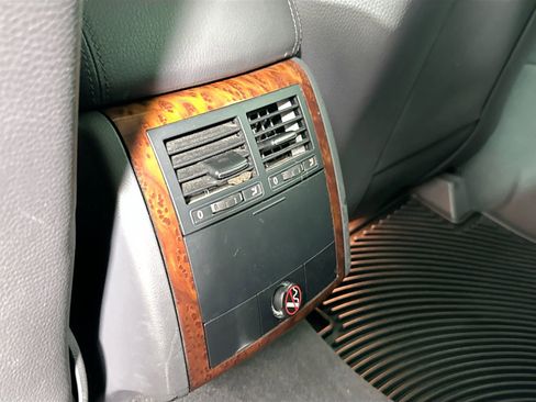 Used 2010 Volkswagen Touareg VR6 image 23