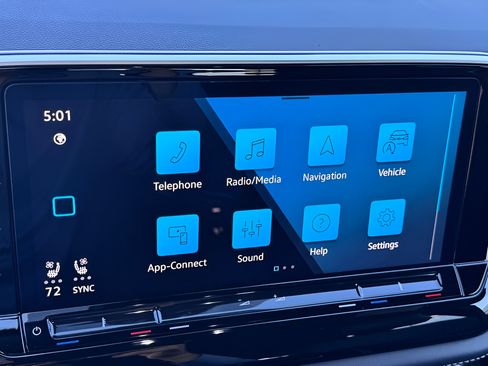Used 2025 Volkswagen Atlas Cross Sport SE FWD image 18