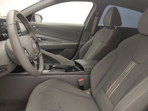 Used 2025 Hyundai Elantra Sport FWD image 17