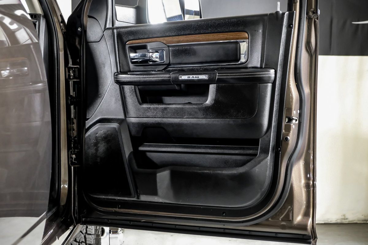 Used 2018 RAM 3500 Laramie AWD/4WD image 35