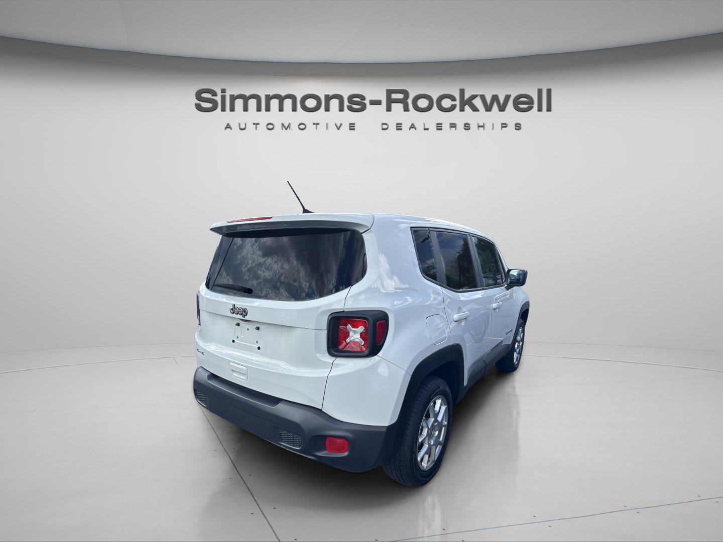 Used 2023 Jeep Renegade Latitude AWD/4WD image 5