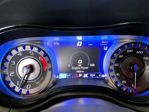 Used 2023 Chrysler 300 C image 18