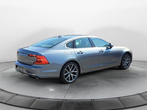 Used 2017 Volvo S90 T6 Momentum w/ Vision Package AWD/4WD image 6