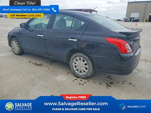 Used 2015 Nissan Versa SV FWD image 3