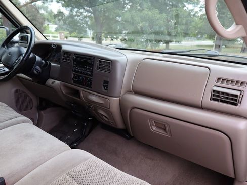 Used 2001 Ford F450 image 18