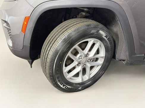Used 2023 Jeep Grand Cherokee Laredo w/ Luxury Tech Group I AWD/4WD image 37