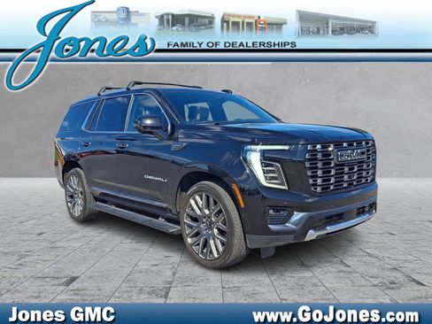 Used 2025 GMC Yukon Denali Ultimate AWD/4WD image 1