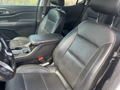 Used 2019 GMC Acadia SLT image 17