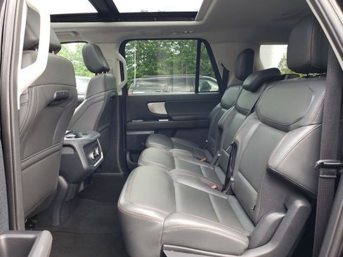 Used 2025 Ford Expedition Max Active AWD/4WD image 11