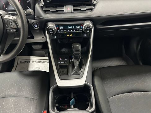 Used 2025 Toyota RAV4 XLE FWD image 37