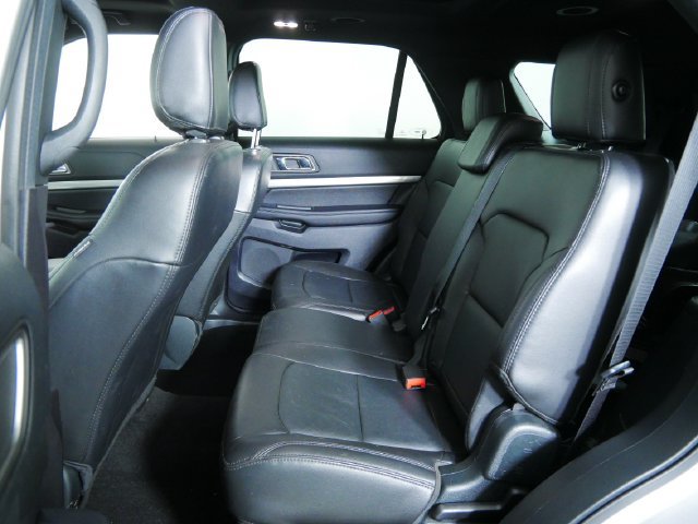 Certified 2018 Ford Explorer XLT w/ Equipment Group 202A AWD/4WD image 20