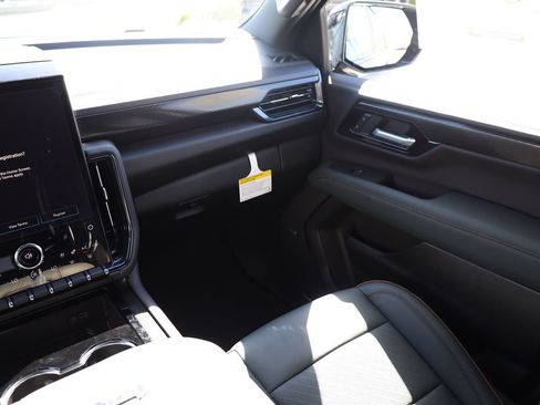 New 2026 GMC Yukon XL AT4 w/ AT4 Premium Plus Package AWD/4WD image 22
