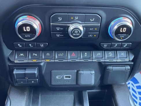 Used 2020 GMC Sierra 1500 Denali w/ Denali Ultimate Package AWD/4WD image 27